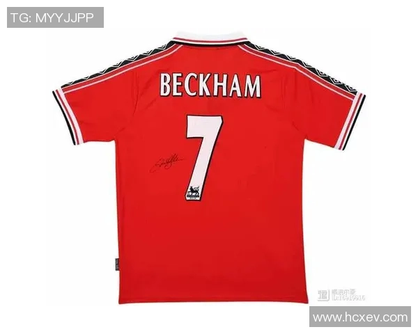 足球明星亲自签名球衣亮相西安引发球迷热潮 足球明星亲自签名球衣亮相西安引发球迷热潮