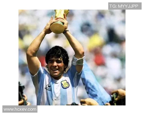 全球足坛璀璨星光盘点100位足球明星的传奇故事与辉煌成就