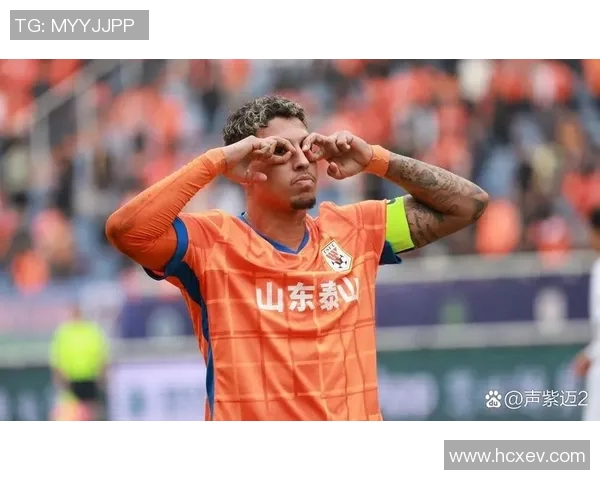 背心足球明星的魅力瞬间展现与球场风采的完美结合