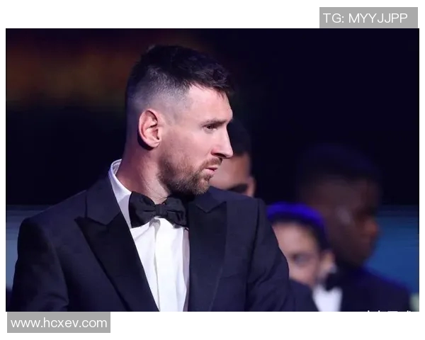 足球明星的荣耀之路与多重身份揭秘:从金球奖到世界最佳的传奇旅程