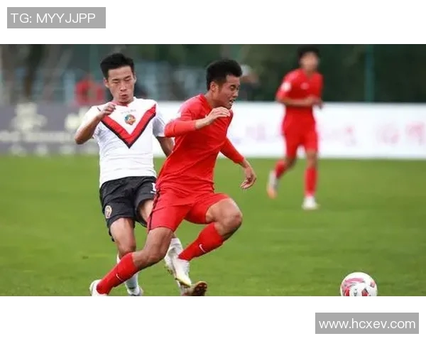 香港足球明星队达文西展现风采助力青少年足球发展新篇章